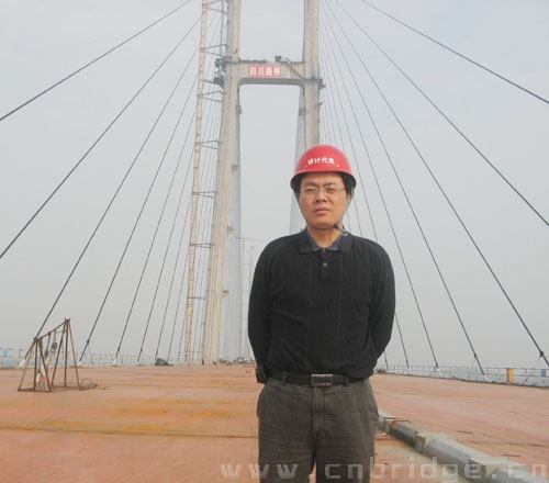 荊岳長江大橋設計代表、湖北省院高工丁望興