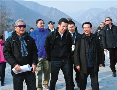 昨日,國際奧委會(huì)評(píng)估團(tuán)在北京延慶考察。北京冬奧申委主席、北京市市長王安順陪同考察。新華社發(fā) 昨日,國際奧委會(huì)評(píng)估團(tuán)在北京延慶考察。北京冬奧申委主席、北京市市長王安順陪同考察。新華社發(fā)