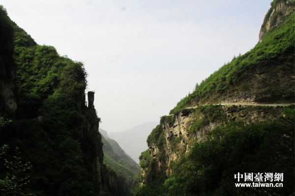 樂西公路上最艱巨的工程之一蓑衣嶺。（中國臺灣網(wǎng) 宣玲玲 攝 ）